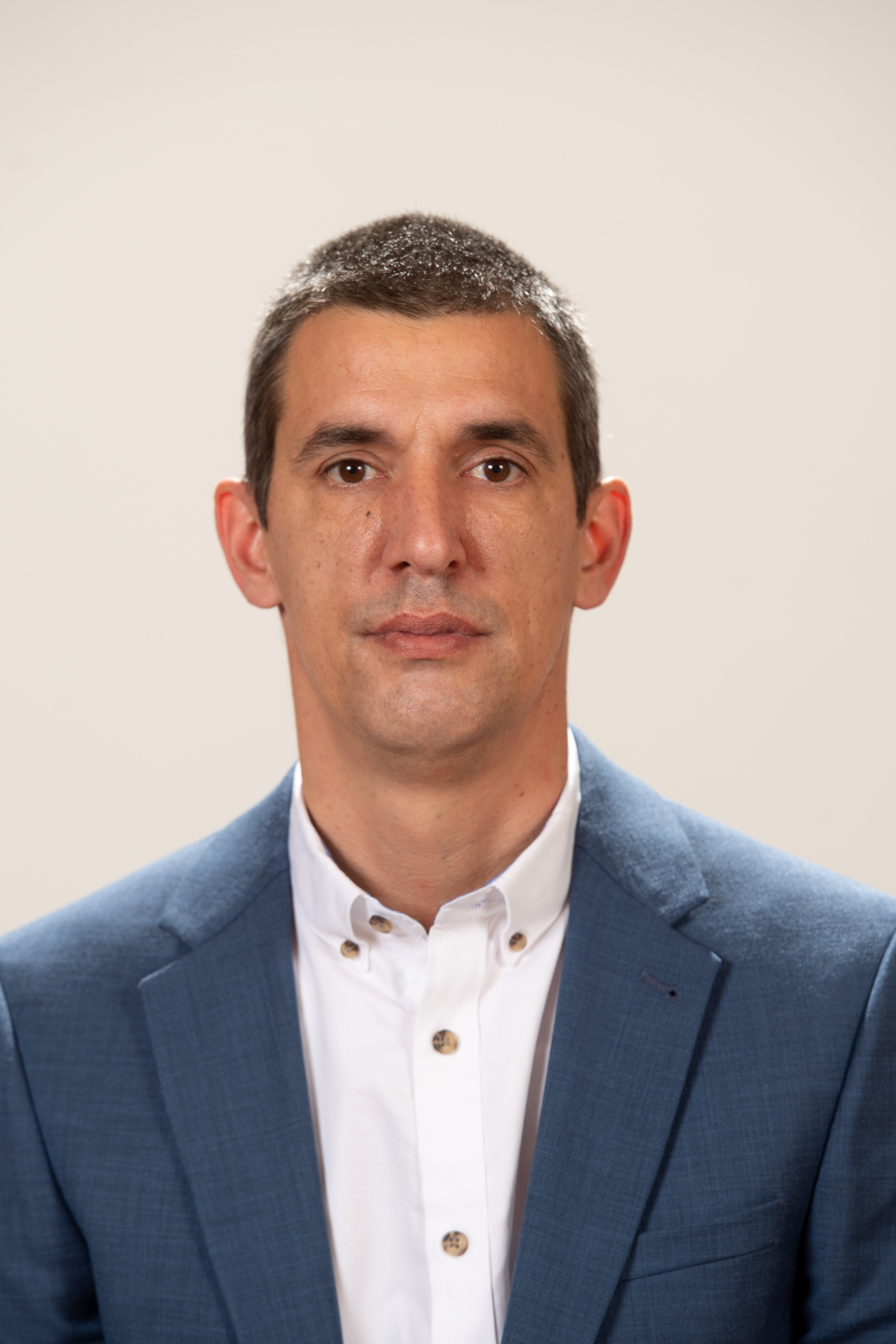 Ion-Dragoş Popescu