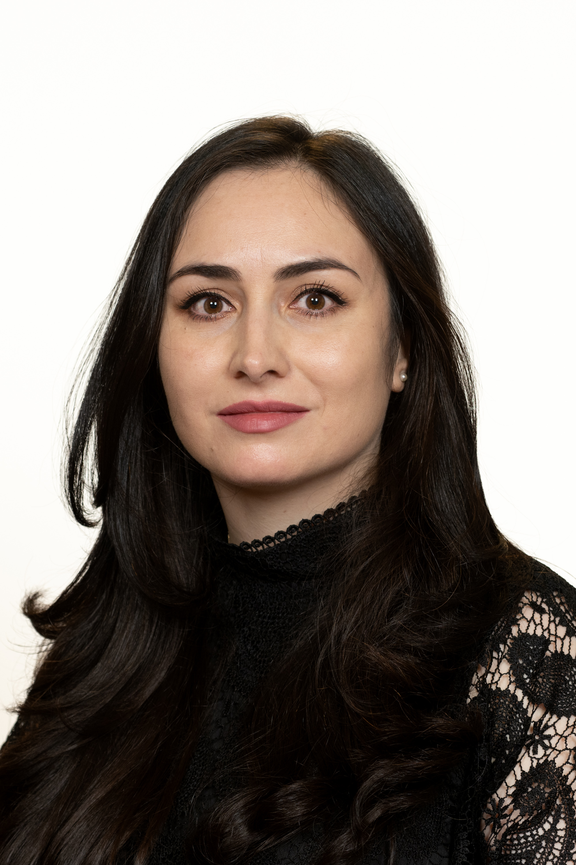 Elena-Adelina Dobra